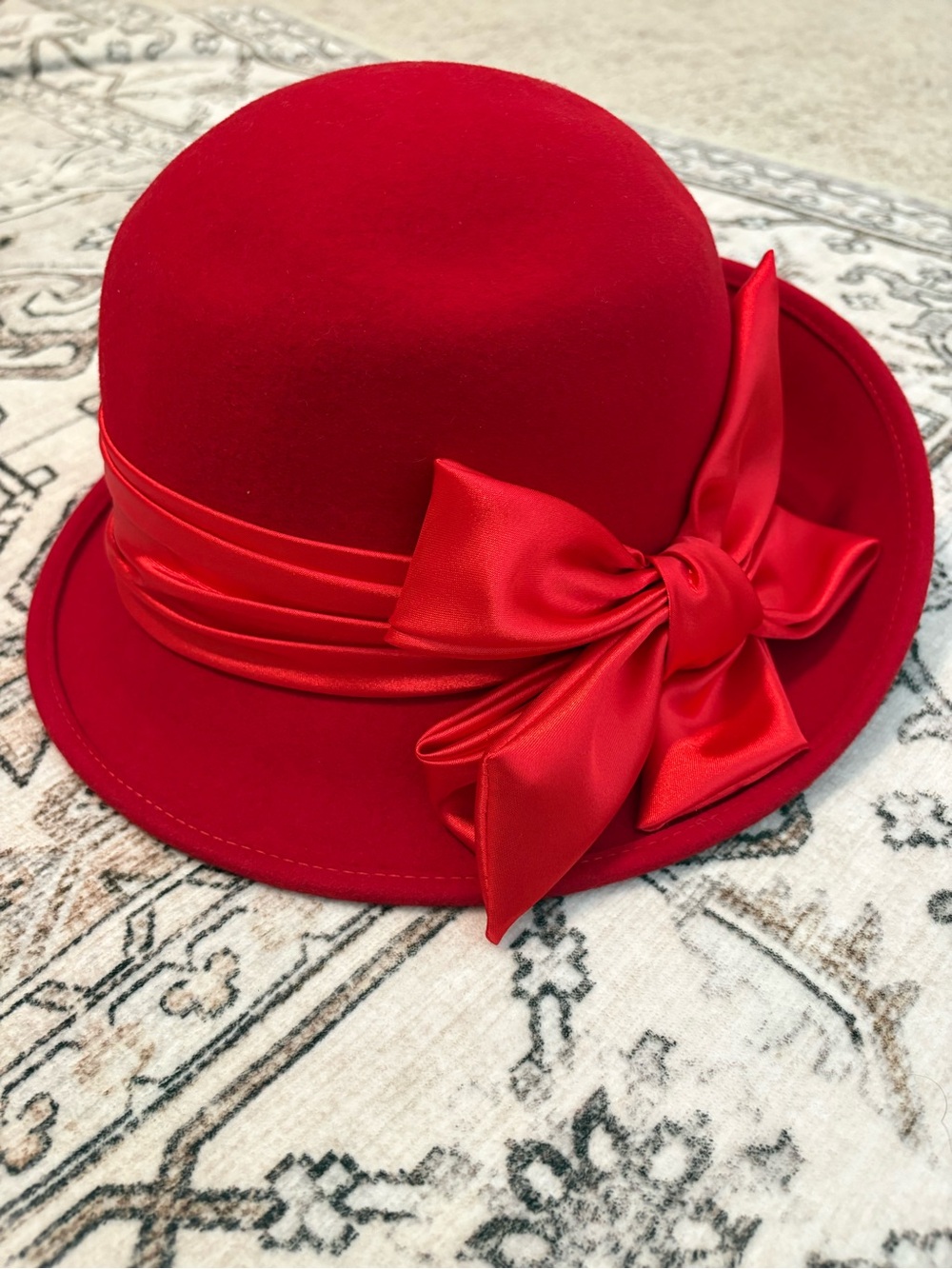 Elegant Red Bow Cloche Hat - 100% Wool